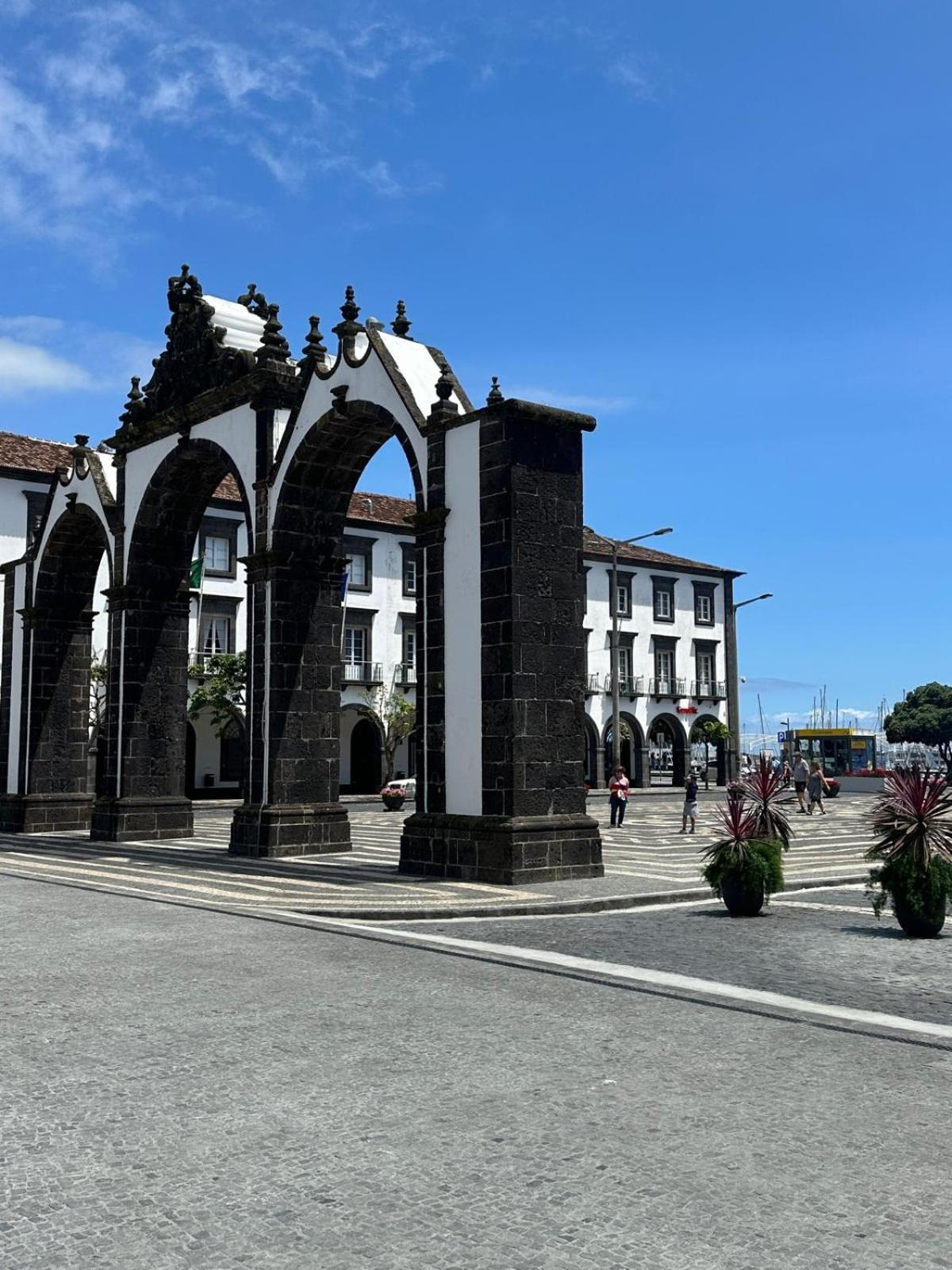 Azor International Apartment I Ponta Delgada Exteriör bild